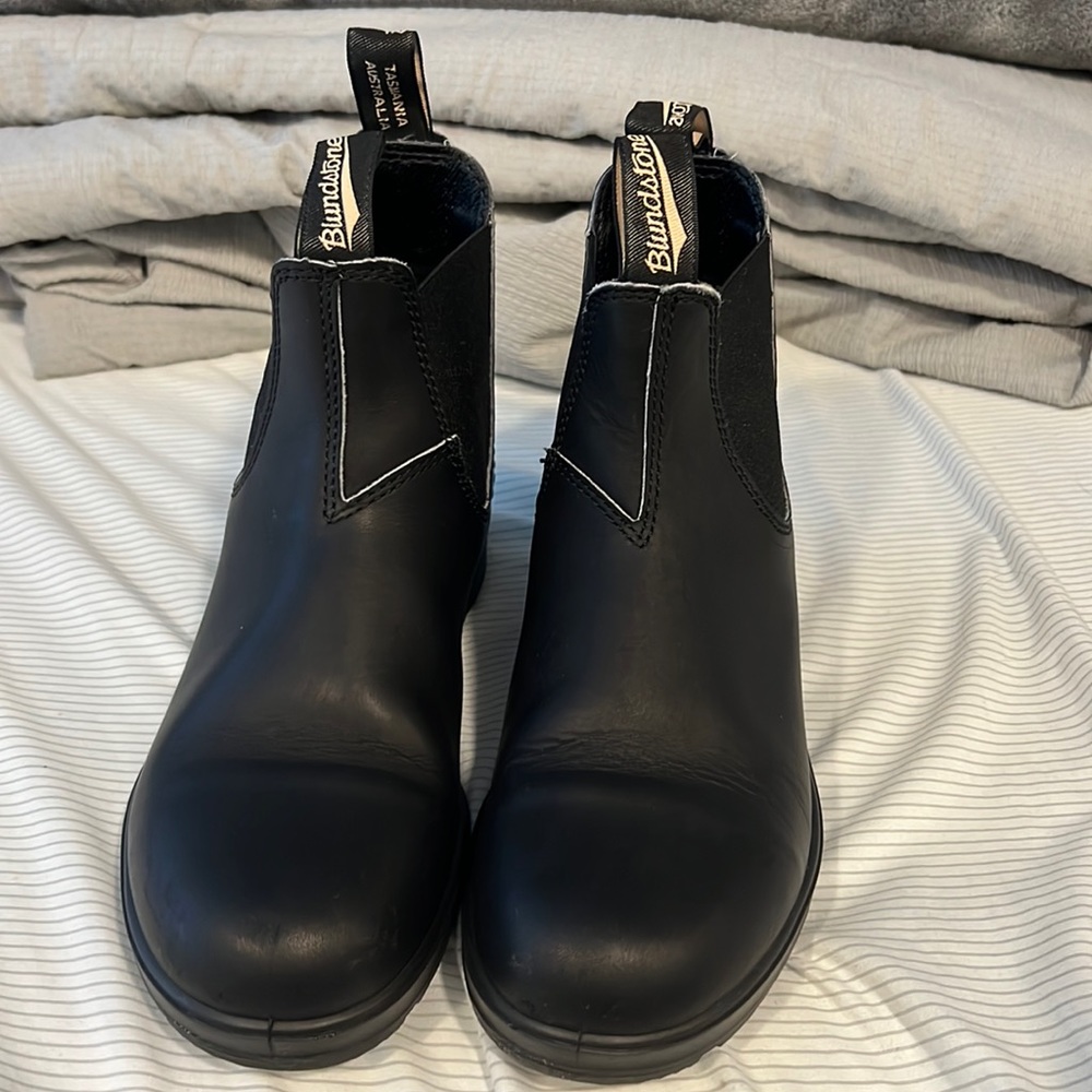 Blundstone black boots